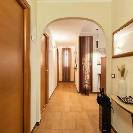 Albadomus O 招待所 4*